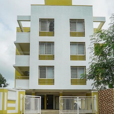 Oyo 16007 Sk Executive Hotel Yerandwane Buitenkant foto