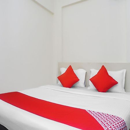 Oyo 16007 Sk Executive Hotel Yerandwane Buitenkant foto