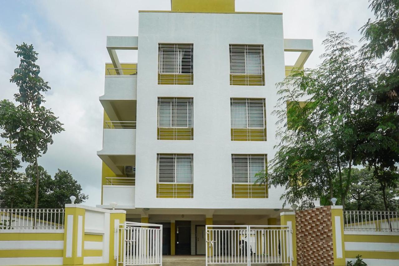 Oyo 16007 Sk Executive Hotel Yerandwane Buitenkant foto