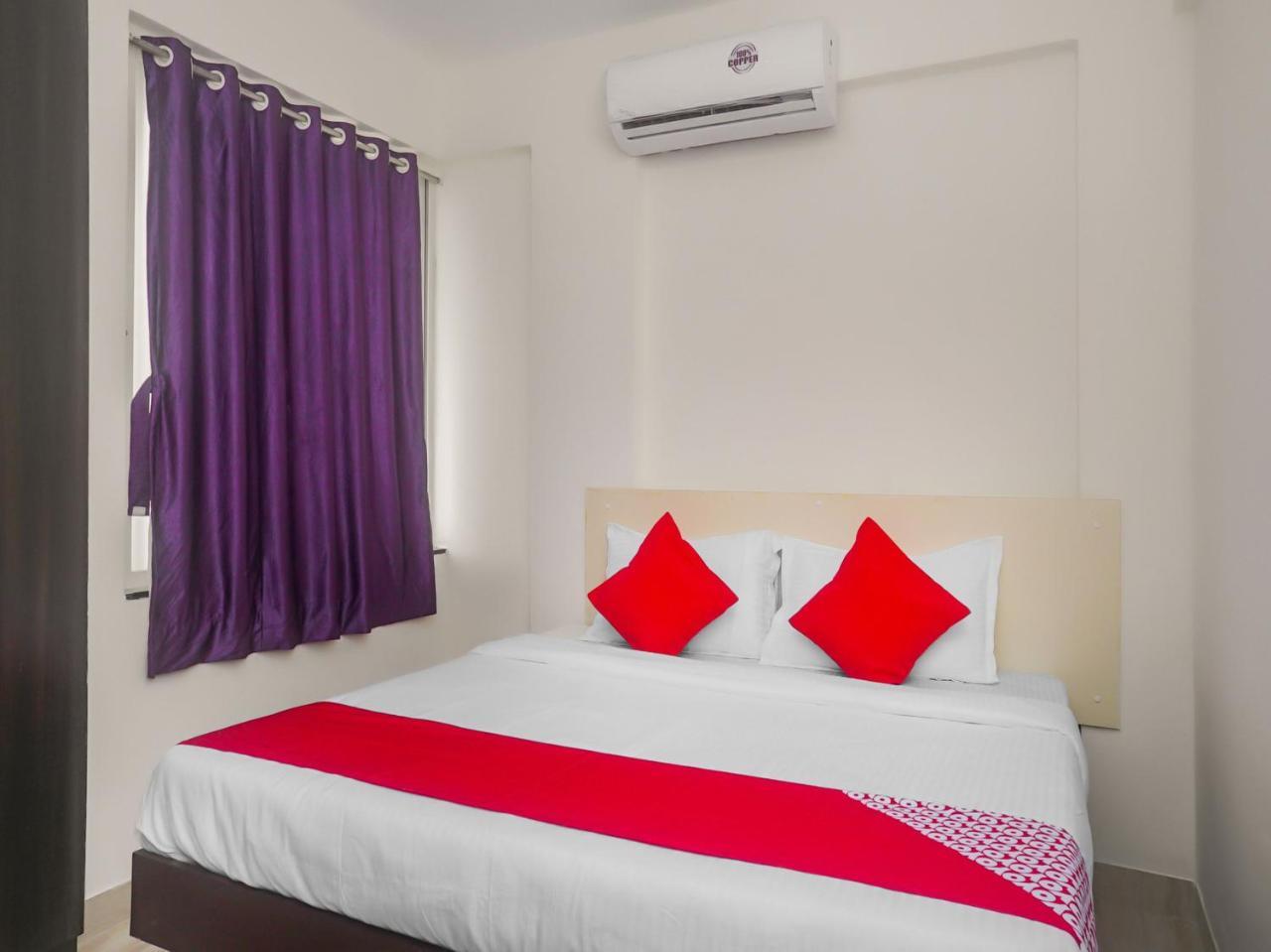 Oyo 16007 Sk Executive Hotel Yerandwane Buitenkant foto