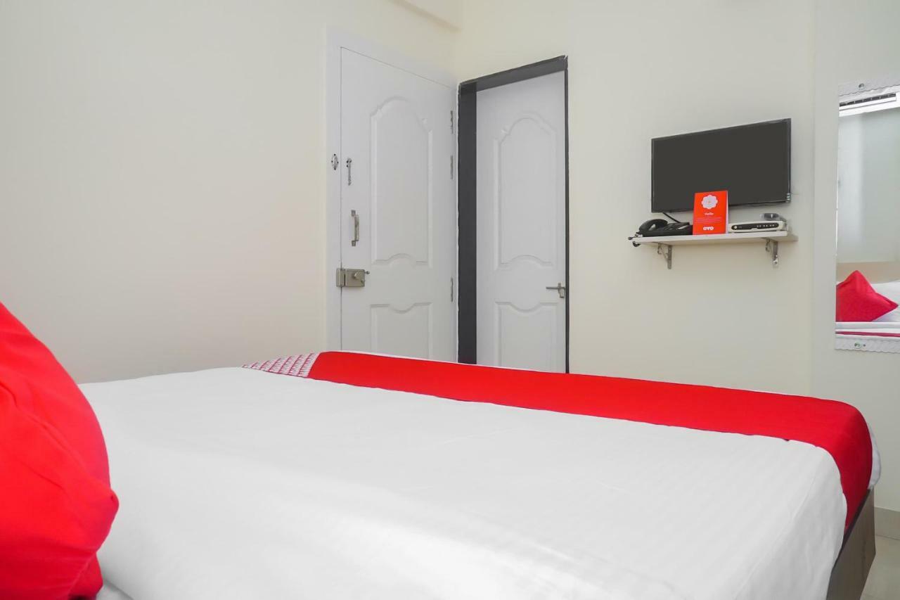 Oyo 16007 Sk Executive Hotel Yerandwane Buitenkant foto